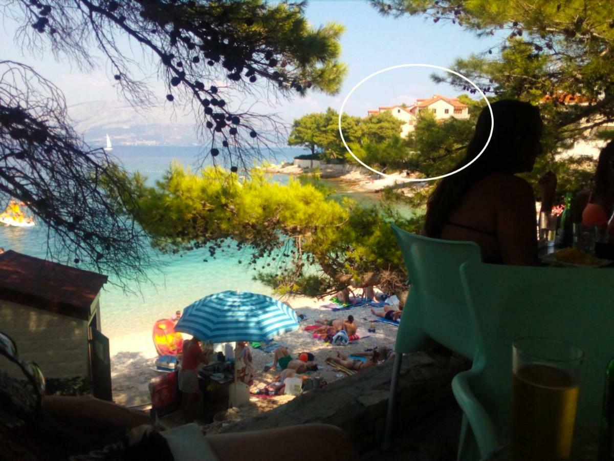 Apartman Matan, Postira Luaran gambar